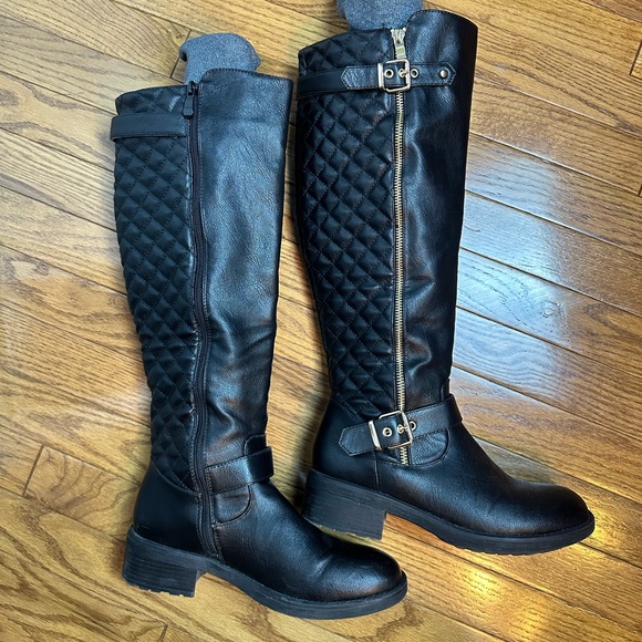 Dream Pairs Black Quilted Knee Boots with Gold Tone Accents - Picture 2 of 9